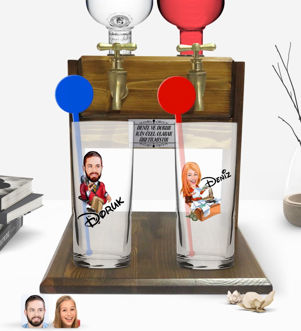 Kişiye Özel Renkli Baskılı Erkek ve Kadın Karikatürlü İkili Vodka Bardağı ve Çift Musluklu Doğal Ahşap Vodka Standı-7