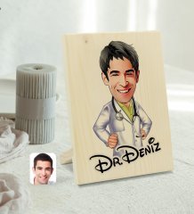 Kişiye Özel İsimli Erkek Doktor Karikatürlü Dekoratif Ahşap Çerçeve Model 1