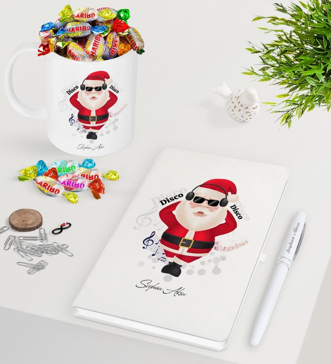Kişiye Özel Noel Baba Beyaz Defter Kalem Kupa ve Haribo Şeker Hediye Seti-1