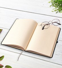 Kişiye Özel Kadın Kuaför Karikatürlü Siyah Defter Kalem ve Kupa Seti-3