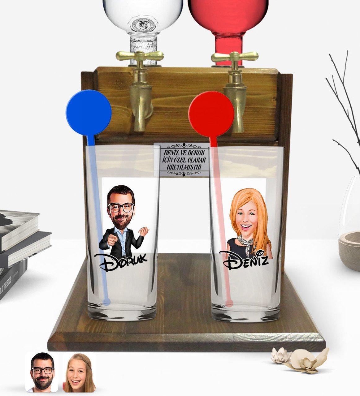 Kişiye Özel Renkli Baskılı Erkek ve Kadın Karikatürlü İkili Vodka Bardağı ve Çift Musluklu Doğal Ahşap Vodka Standı-4