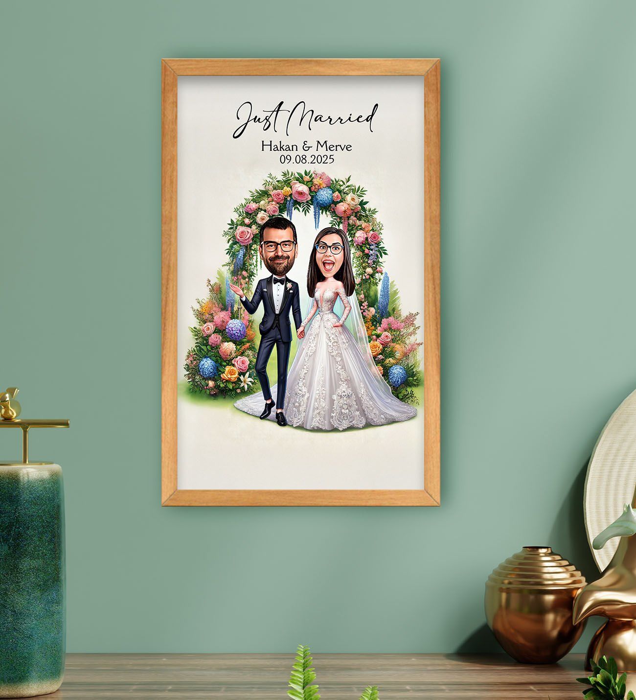 BK Gift Kişiye Özel Evleniyoruz Karikatürlü Ahşap Çerçeveli Tablo-1 40x25cm, Sevgililer Günü, Sevgiliye Hediye