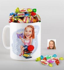 Kişiye Özel Bayan Öğrenci Karikatürlü Kupa ve Haribo Fruitbons Şeker Hediye Seti