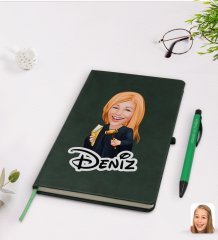Kişiye Özel Kadın Hakim Karikatürlü Yeşil Termo Deri Defter Kalem Seti Model 1