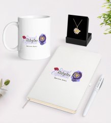 Kişiye Özel Sosyal Bilgiler Öğretmeni Beyaz Kupa Defter Kalem ve İsimli Papatya Kolye Hediye Seti-2