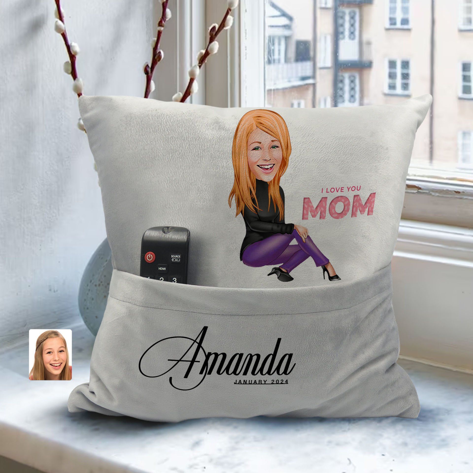 BK Gift Kişiye Özel Anne Karikatür Tasarımlı Organizer Kumanda ve Atıştırmalık Cepli Gri Kırlent Yastık-6 Arkadaşa Hediye, Cepli Yastık