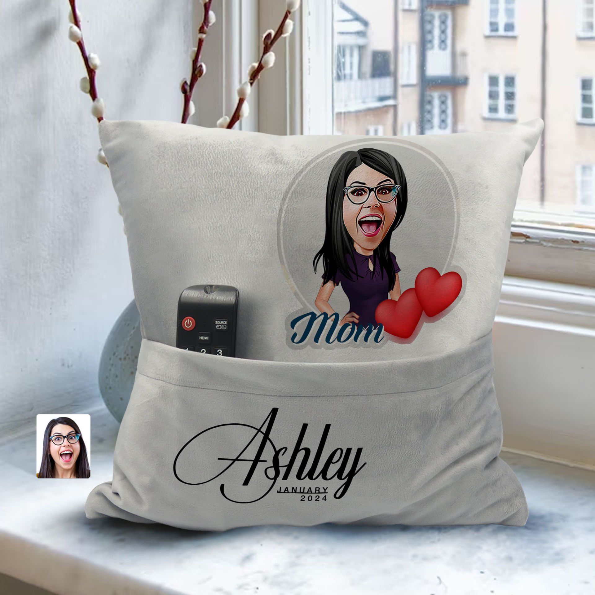 BK Gift Kişiye Özel Anne Karikatür Tasarımlı Organizer Kumanda ve Atıştırmalık Cepli Gri Kırlent Yastık-3 Arkadaşa Hediye, Cepli Yastık