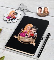 Kişiye Özel Yılın En Mükemmel Çifti Karikatürlü Siyah Defter Kalem ve Anahtarlık Hediye Seti-9