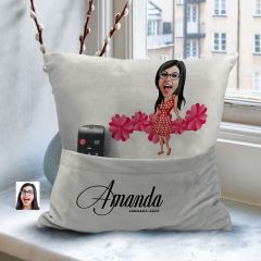 BK Gift Kişiye Özel Anne Karikatür Tasarımlı Organizer Kumanda ve Atıştırmalık Cepli Gri Kırlent Yastık-2 Arkadaşa Hediye, Cepli Yastık