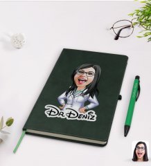 Kişiye Özel Kadın Doktor Karikatürlü Yeşil Termo Deri Defter Kalem Seti Model 1