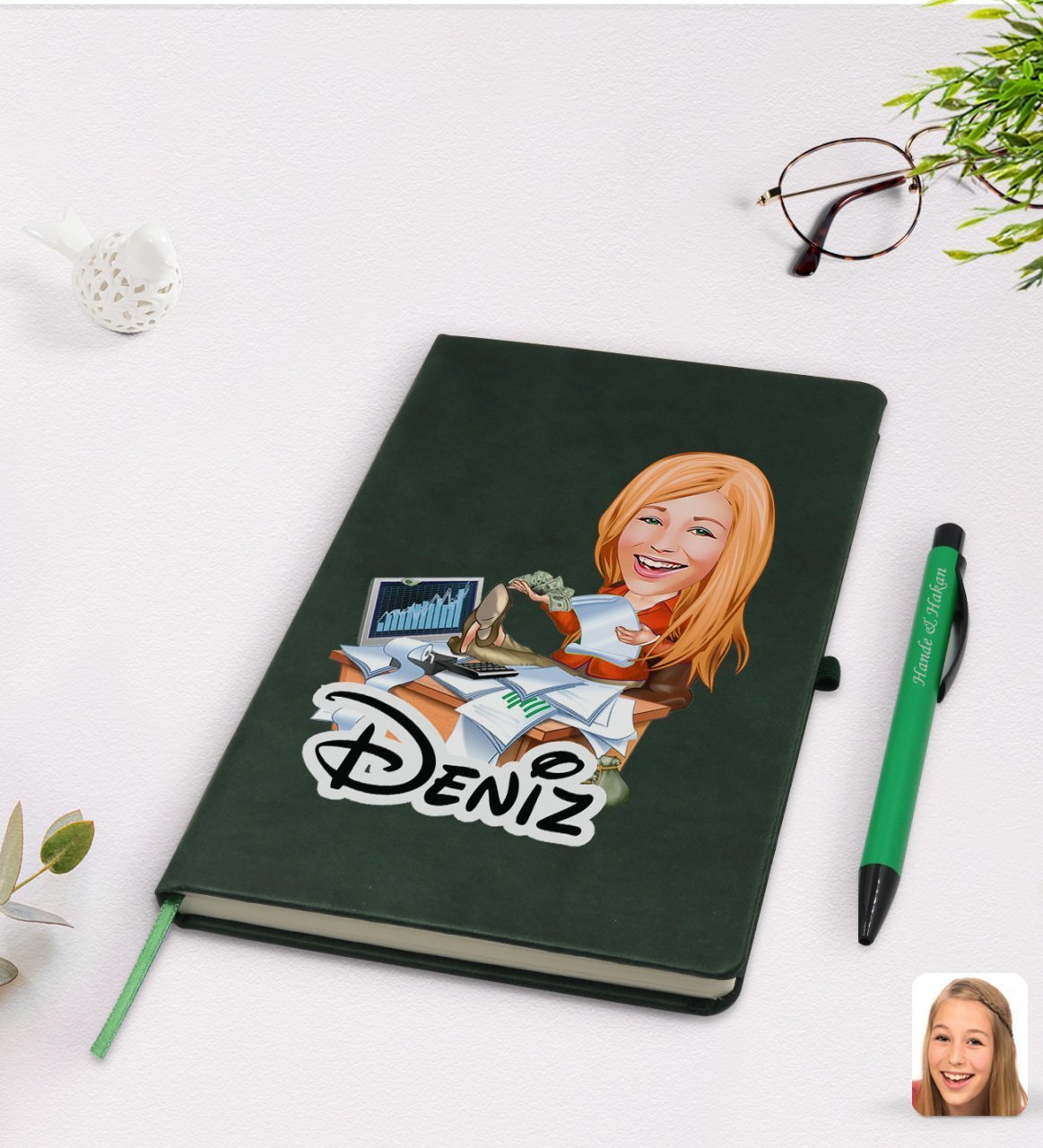 Kişiye Özel Kadın Bankacı Karikatürlü Yeşil Termo Deri Defter Kalem Seti Model 1