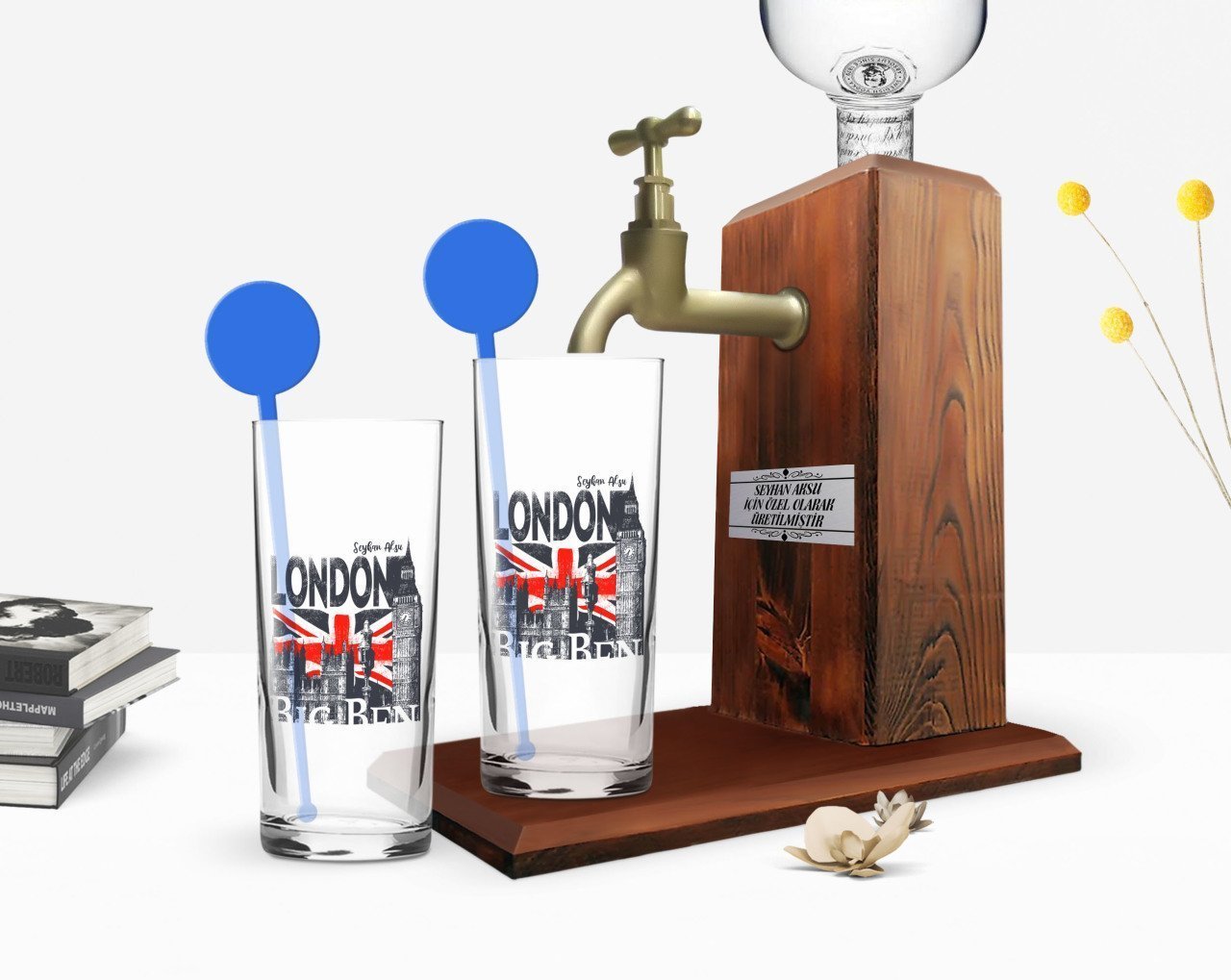 Kişiye Özel Renkli Baskılı London Tasarımlı İkili Vodka Bardağı ve Ahşap Vodka Standı Hediye Seti-3