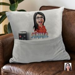 BK Gift Kişiye Özel Kadın Karikatür Tasarımlı Organizer Kumanda ve Atıştırmalık Cepli Gri Kırlent Yastık-1 Arkadaşa Hediye, Cepli Yastık