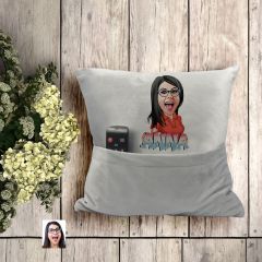 BK Gift Kişiye Özel Kadın Karikatür Tasarımlı Organizer Kumanda ve Atıştırmalık Cepli Gri Kırlent Yastık-1 Arkadaşa Hediye, Cepli Yastık