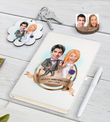 Kişiye Özel Yılın En Mükemmel Çifti Karikatürlü Beyaz Defter Kalem ve Anahtarlık Hediye Seti-71