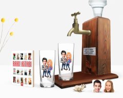Kişiye Özel Renkli Baskılı Sevgililer Karikatürlü İkili Rakı Bardağı Ahşap Rakı Standı ve Cep Kitabı Hediye Seti-50