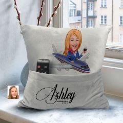 BK Gift Kişiye Özel Hostes Karikatür Tasarımlı Organizer Kumanda ve Atıştırmalık Cepli Gri Kırlent Yastık-1 Arkadaşa Hediye, Cepli Yastık