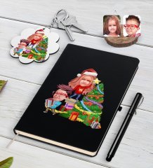Kişiye Özel Yeni Yıl Kız Kardeş ve Erkek Kardeş Karikatürlü Siyah Defter Kalem ve Anahtarlık Hediye Seti-1