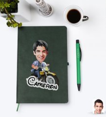 Kişiye Özel Erkek Motorcu Karikatürlü Yeşil Termo Deri Defter Kalem Seti Model 1