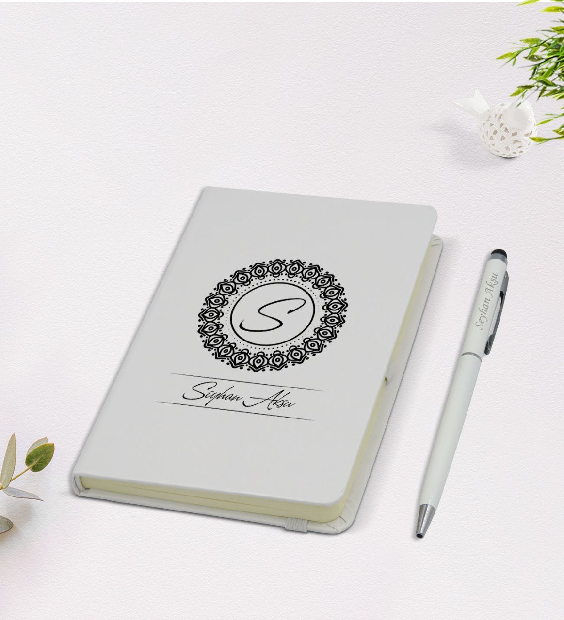Kişiye Özel İsimli 9x14cm Beyaz Defter ve Kalem Hediye Seti - Model 2