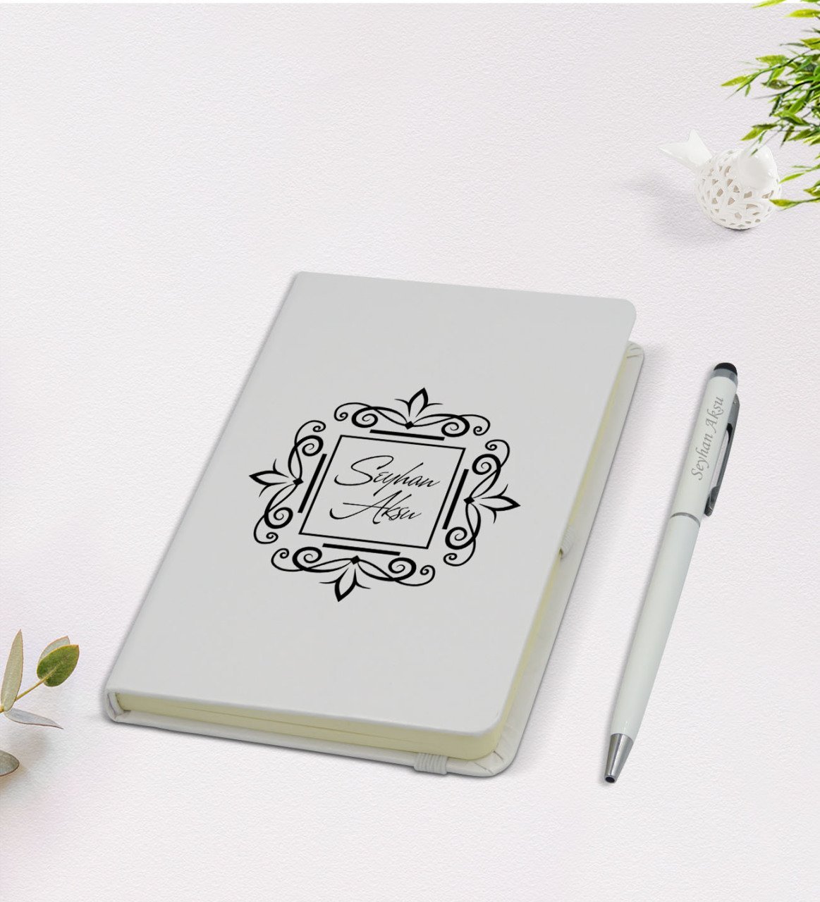 Kişiye Özel İsimli 9x14cm Beyaz Defter ve Kalem Hediye Seti - Model 1