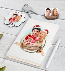 Kişiye Özel Yılın En Mükemmel Çifti Karikatürlü Beyaz Defter Kalem ve Anahtarlık Hediye Seti-62