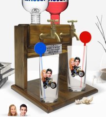 Kişiye Özel Renkli Baskılı Sevgililer Karikatürlü İkili Vodka Bardağı ve Çift Musluklu Doğal Ahşap Vodka Standı-17