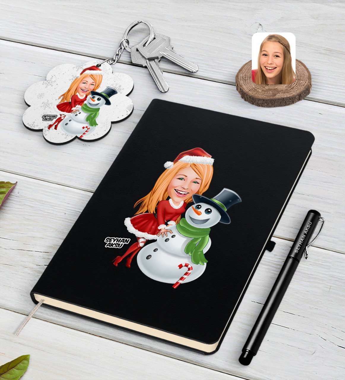 Kişiye Özel Kadın Yeni Yıl Karikatürlü Siyah Defter Kalem ve Anahtarlık Hediye Seti-2