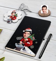 Kişiye Özel Erkek Yeni Yıl Karikatürlü Siyah Defter Kalem ve Anahtarlık Hediye Seti-2