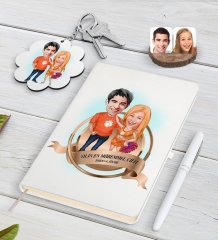 Kişiye Özel Yılın En Mükemmel Çifti Karikatürlü Beyaz Defter Kalem ve Anahtarlık Hediye Seti-54