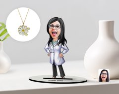 Kişiye Özel Kadın Doktor Karikatürlü 3D Ahşap Biblo ve İsimli Tarihli Papatya Kolye Seti-1