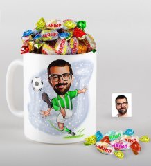Kişiye Özel Yeşil Beyaz Futbolcu Karikatürlü Kupa ve Haribo Fruitbons Şeker Hediye Seti