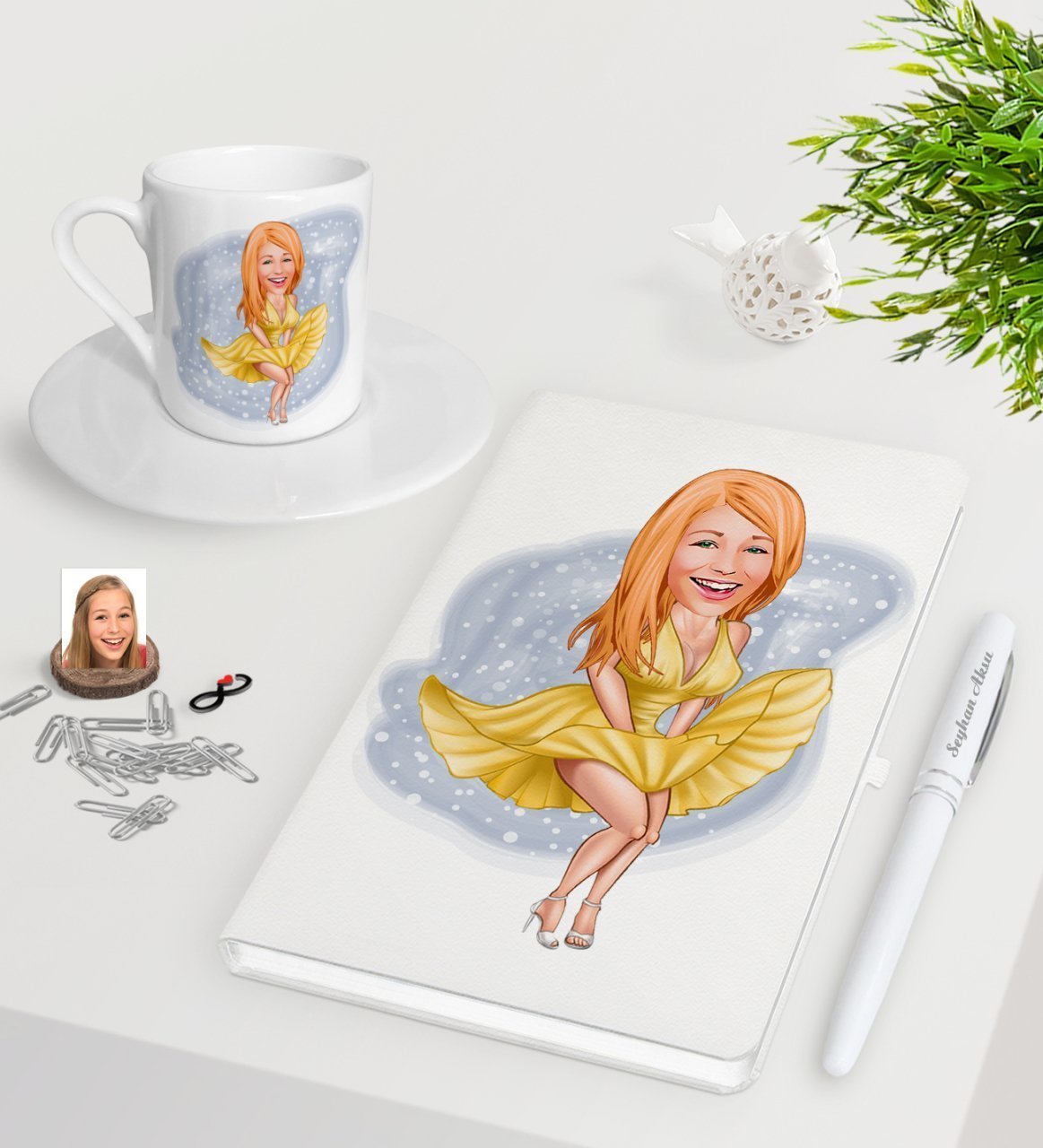 Kişiye Özel Marilyn Monroe Karikatürlü Beyaz Defter Kalem Türk Kahvesi Fincanı Seti