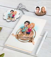 Kişiye Özel Yılın En Mükemmel Çifti Karikatürlü Beyaz Defter Kalem ve Anahtarlık Hediye Seti-51