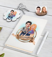Kişiye Özel Yılın En Mükemmel Çifti Karikatürlü Beyaz Defter Kalem ve Anahtarlık Hediye Seti-50
