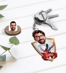 Kişiye Özel İsimli Erkek Gitarist Karikatürlü Ahşap Anahtarlık-2