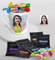 Kişiye Özel Bayan Karikatürlü Türk Kahvesi Fincanı Selamlique Karışık Türk Kahvesi ve Haribo Şeker Hediye Seti-19