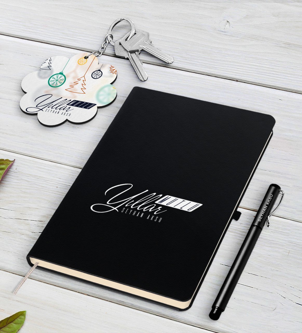 Kişiye Özel Yılbaşı Mutlu Yıllar Siyah Defter Kalem ve Anahtarlık Hediye Seti-15