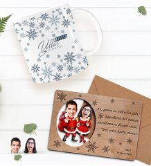 Kişiye Özel Mutlu Yıllar Kupa Bardak ve Retro Ahşap Yılbaşı Tebrik Kartı Hediye Seti-7E