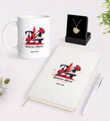 Kişiye Özel Öğretmenler Gününüz Kutlu Olsun Beyaz Kupa Defter Kalem ve İsimli Papatya Kolye Hediye Seti-1