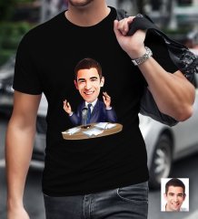 Kişiye Özel Bay Sunucu Spiker Karikatürlü Siyah T-Shirt