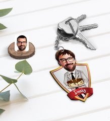 Kişiye Özel İsimli Erkek Doğum Günü Karikatürlü Ahşap Anahtarlık-4