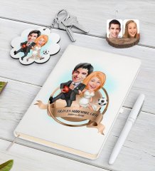 Kişiye Özel Yılın En Mükemmel Çifti Karikatürlü Beyaz Defter Kalem ve Anahtarlık Hediye Seti-15
