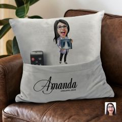 BK Gift Kişiye Özel Doktor Karikatür Tasarımlı Organizer Kumanda ve Atıştırmalık Cepli Gri Kırlent Yastık-8 Arkadaşa Hediye, Cepli Yastık