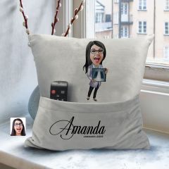 BK Gift Kişiye Özel Doktor Karikatür Tasarımlı Organizer Kumanda ve Atıştırmalık Cepli Gri Kırlent Yastık-8 Arkadaşa Hediye, Cepli Yastık