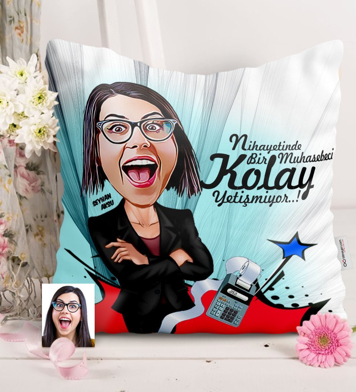 Kişiye Özel Bayan Muhasebeci Karikatürlü Saten Yastık - 2