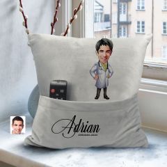 BK Gift Kişiye Özel Doktor Karikatür Tasarımlı Organizer Kumanda ve Atıştırmalık Cepli Gri Kırlent Yastık-3 Arkadaşa Hediye, Cepli Yastık