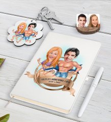 Kişiye Özel Yılın En Mükemmel Çifti Karikatürlü Beyaz Defter Kalem ve Anahtarlık Hediye Seti-8