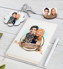 Kişiye Özel Yılın En Mükemmel Çifti Karikatürlü Beyaz Defter Kalem ve Anahtarlık Hediye Seti-7