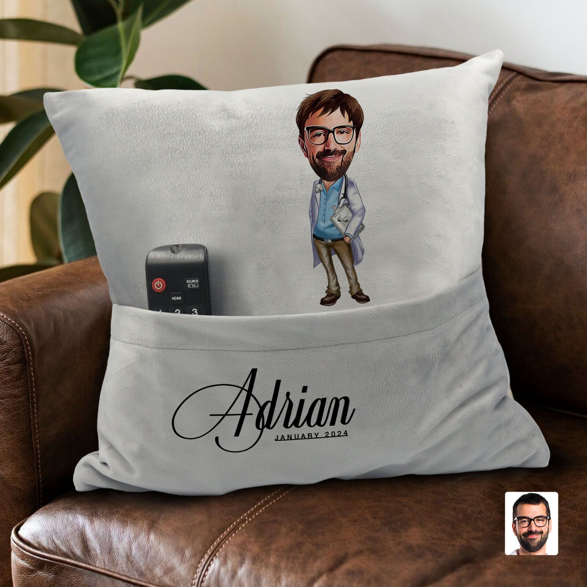 BK Gift Kişiye Özel Doktor Karikatür Tasarımlı Organizer Kumanda ve Atıştırmalık Cepli Gri Kırlent Yastık-1 Arkadaşa Hediye, Cepli Yastık